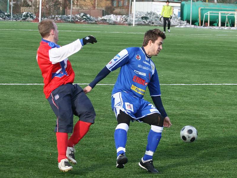 O pohár starosty: Sp. Příbram - Kr. Dvůr (2:0).