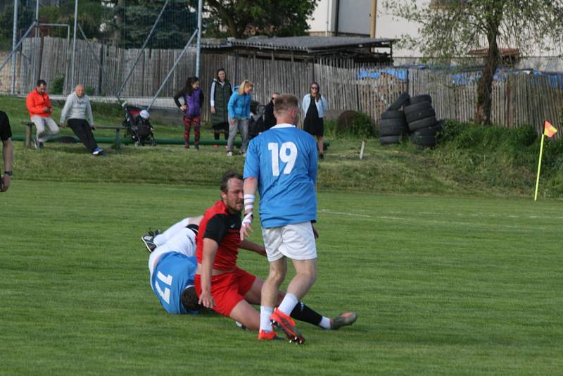 Přípravný zápas Nová Ves pod Pleší - Stará Huť 2:2. Hráno v Malé Hraštici.