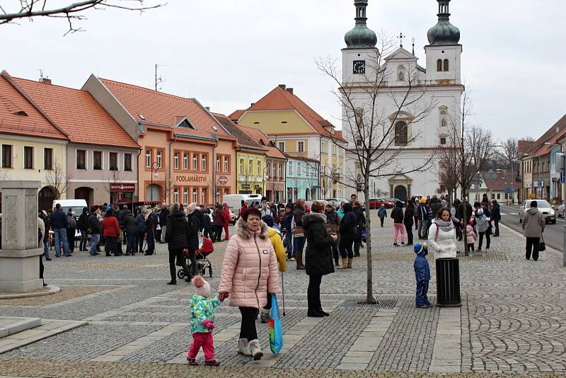 Sobotní masopustní průvod zahájil v Březnici čtyřicetidenní půst.