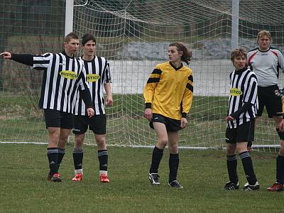 OP dorostu: Tochovice (pruhovaní) - Bohutín (4:0).