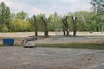 Revitalizace areálu Nový rybník v Příbrami postoupila. Právě se dokončují opravy z první části rekonstrukce. Rybník se také od pátku napouští.