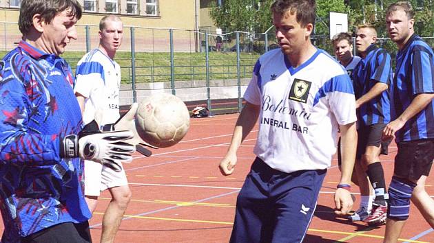 Týmy Botafogo a Benetton zůstávají v sestupovém pásmu 1. Mongeo ligy.