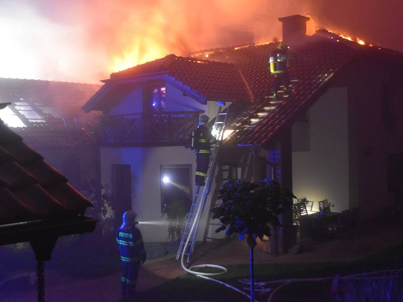 Požár rodinného domu v příbramském Orlově.
