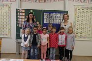 Prvňáčci ze Hvoždan ve školním roce 2019/2020.
