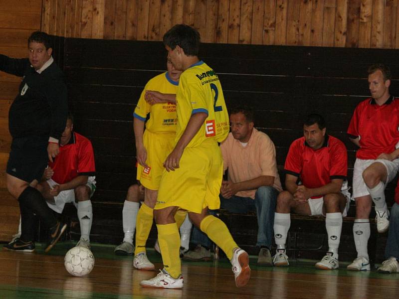 Čtvrtfinále krajské části Poháru ČMFS: Knockout Příbram - Olympik Mělník (8:5).