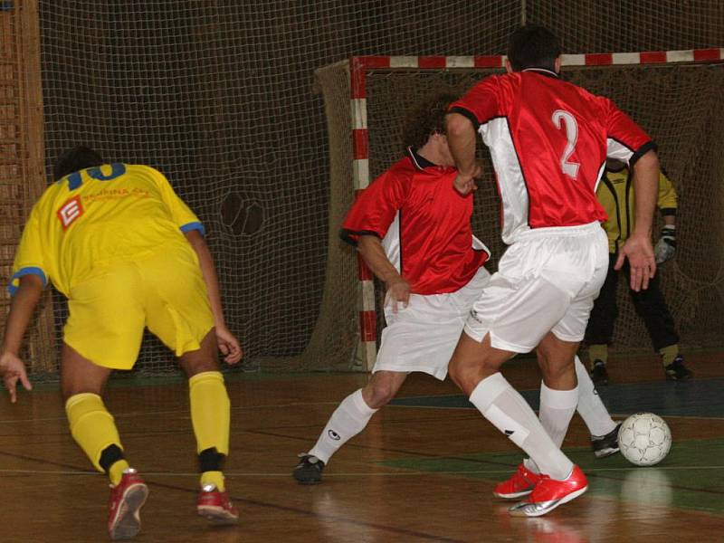 Čtvrtfinále krajské části Poháru ČMFS: Knockout Příbram - Olympik Mělník (8:5).