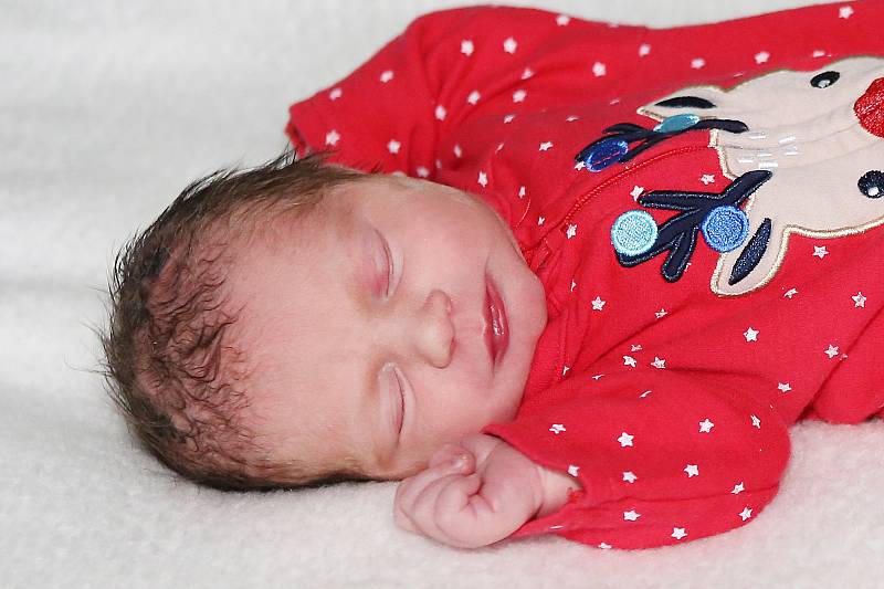 Natálie Hamplová se narodila 14. října 2021 v Příbrami. Vážila 2960g a měřila 47cm. Doma ve Svatém Jánu ji přivítali maminka Zdeňka, tatínek Jiří a dvouletá Adélka.