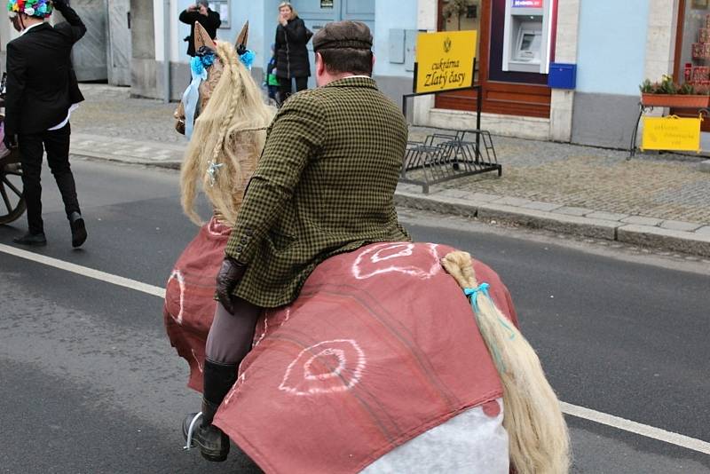 Sobotní masopustní průvod zahájil v Březnici čtyřicetidenní půst.