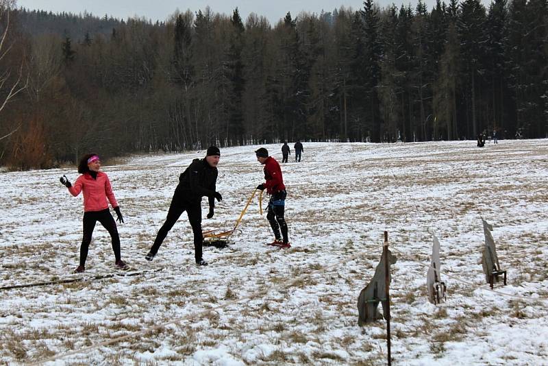 Necelé tři desítky posádek se v sobotu odpoledne postavily na start 38. ročníku populárního Zlatého nugetu Bečánova. Nejrychlejší posádka zvládla zhruba sedmikilometrovou trasu za necelou hodinu.