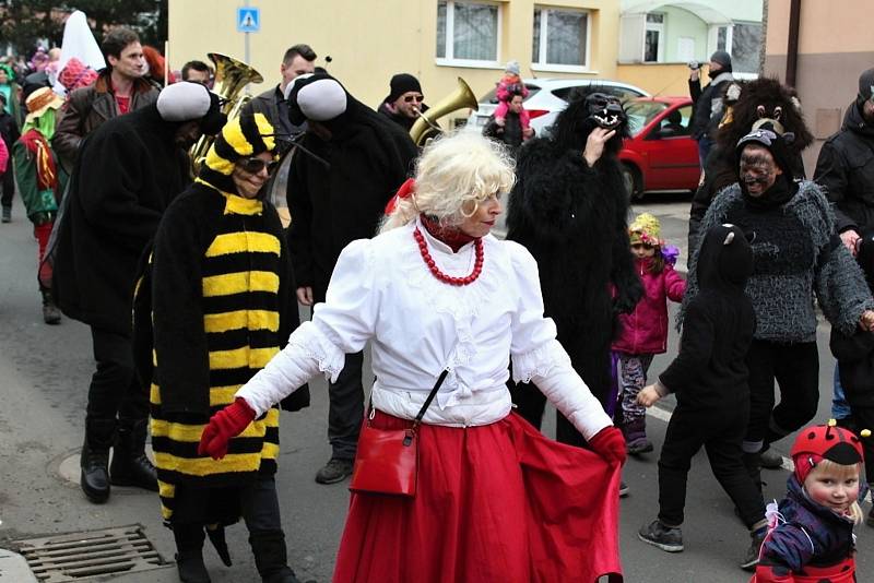 Sobotní masopustní průvod zahájil v Březnici čtyřicetidenní půst.