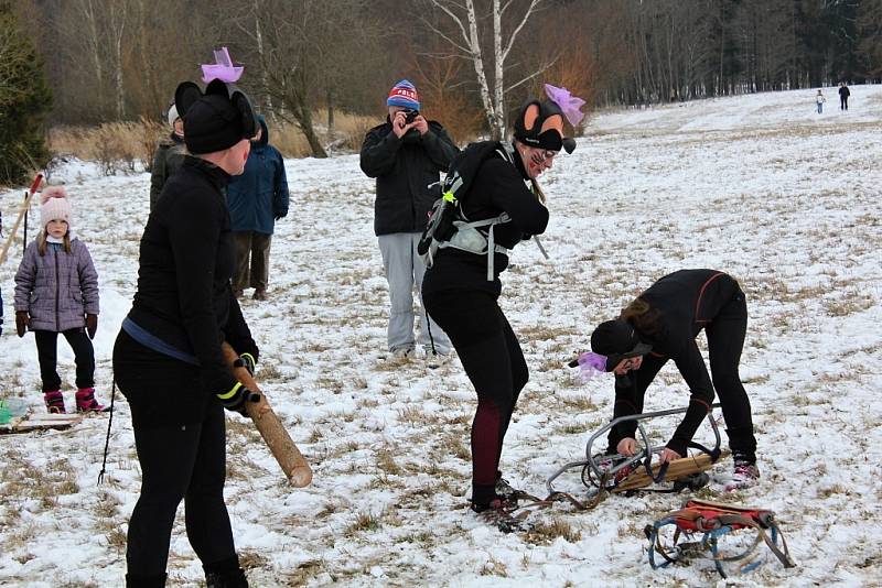 Necelé tři desítky posádek se v sobotu odpoledne postavily na start 38. ročníku populárního Zlatého nugetu Bečánova. Nejrychlejší posádka zvládla zhruba sedmikilometrovou trasu za necelou hodinu.