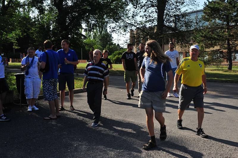 Stadion V Lipkách v Dobříši zažil ve středu v podvečer fotbalový svátek. K utkání 2. kola českého poháru MOL Cup sem přijel prvoligový tým Slovan Liberec.