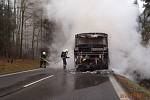 Požár autobusu v Drásově.