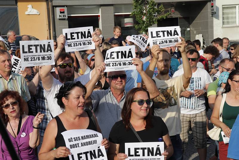 V Příbrami se už potřetí demonstrovalo proti výměně na pozici ministra spravedlnosti i proti premiérovi Andreji Babišovi. Tentokrát demonstranty podpořil i herec Pavel Nový.