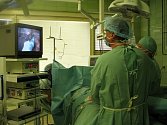 Operace žlučníku novou laparoskopickou metodou SILS