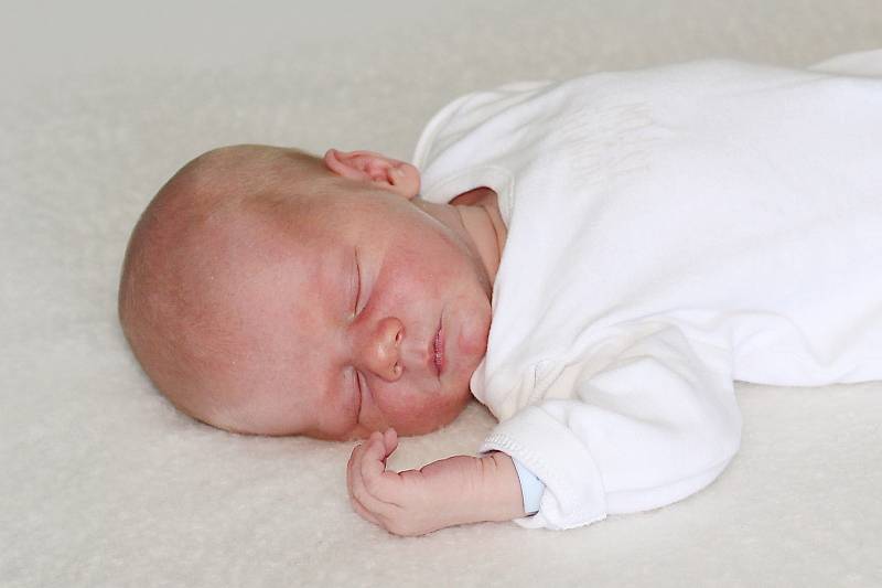 Šimon Kolofa se narodil 16. července 2022 v Příbrami. Vážil 3230 g a měřil 50 cm. Doma v Příbrami ho přivítali maminka Michaela, tatínek Martin a dvouletý Oliver.