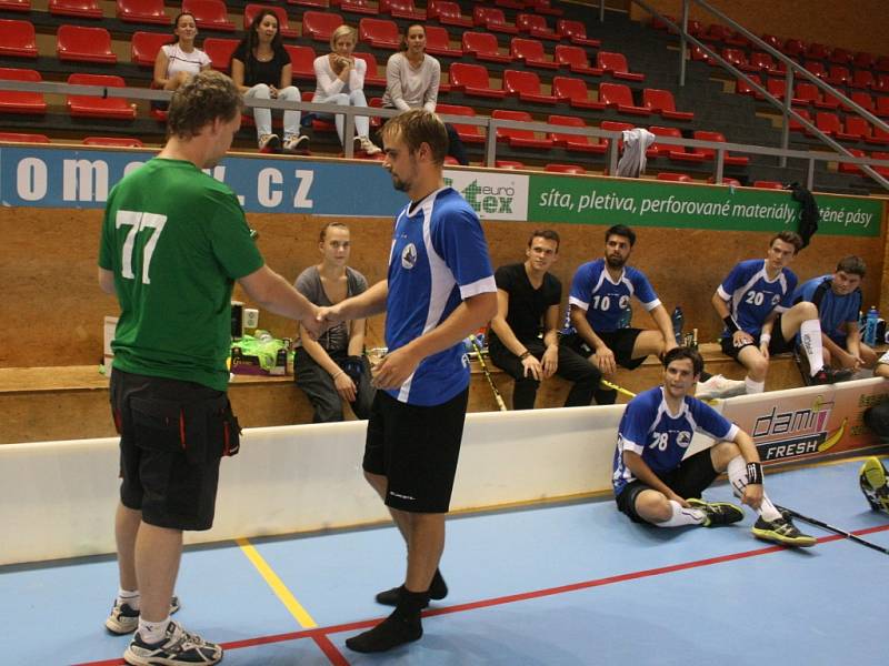 Vyhlášení Floorball Games 2014 - 1. místo: Žraloci Příbram.