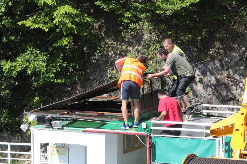 Orlickou flotilu rozšířil parník přivezený z Německa.