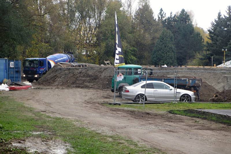 Stavba příbramského skateparku je ve skluzu, otevře se až na jaře.