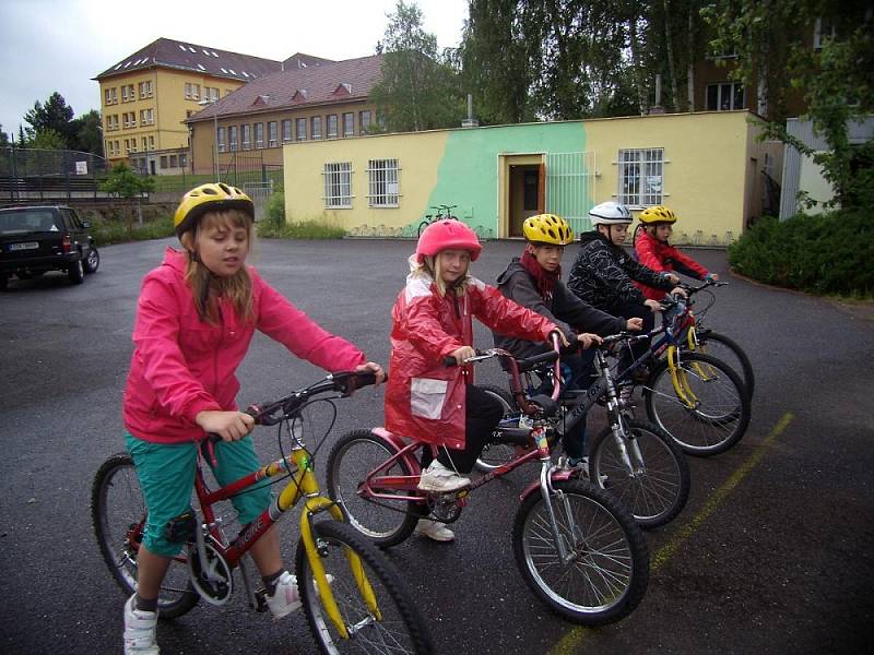 Odborná léčebna Bukovany. Aktivity s dětmi i rekonstrukce v zařízení. Návštěva dopravního hřiště.