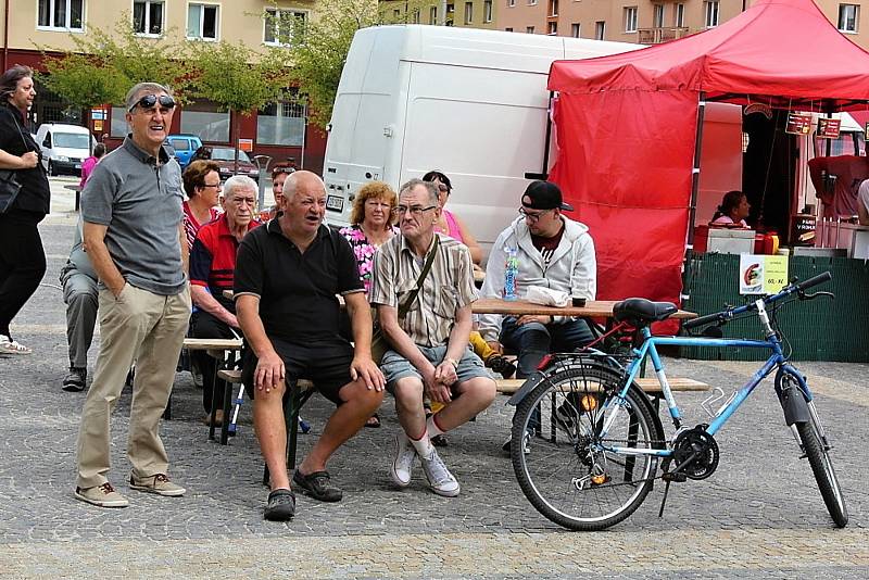 Rožmitálská Venkovanka na náměstí 17. listopadu byla součástí Příbramského kulturního léta.