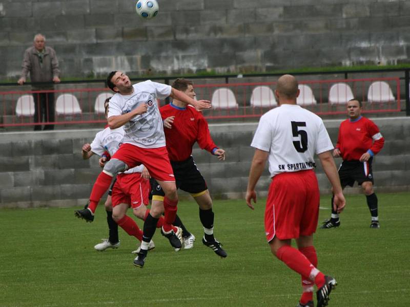 I. A třída: Sp. Příbram - Vraný (2:3).