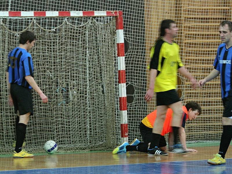 Divize futsalu: HFK Příbram - MCE Slaný (7:12).