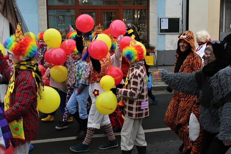 Sobotní masopustní průvod zahájil v Březnici čtyřicetidenní půst.