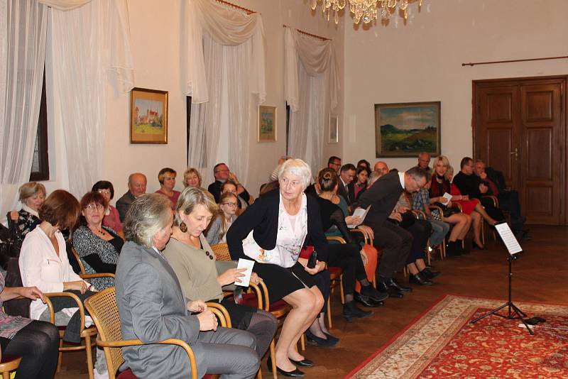 Violoncellový recitál Jana Páleníčka s klavírním doprovodem Jitky Čechové na zámku v Březnici.