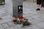 V pátek večer se několik desítek lidí sešlo na Václavském náměstí v Příbrami, aby si připomnělo justiční vraždu Milady Horákové.