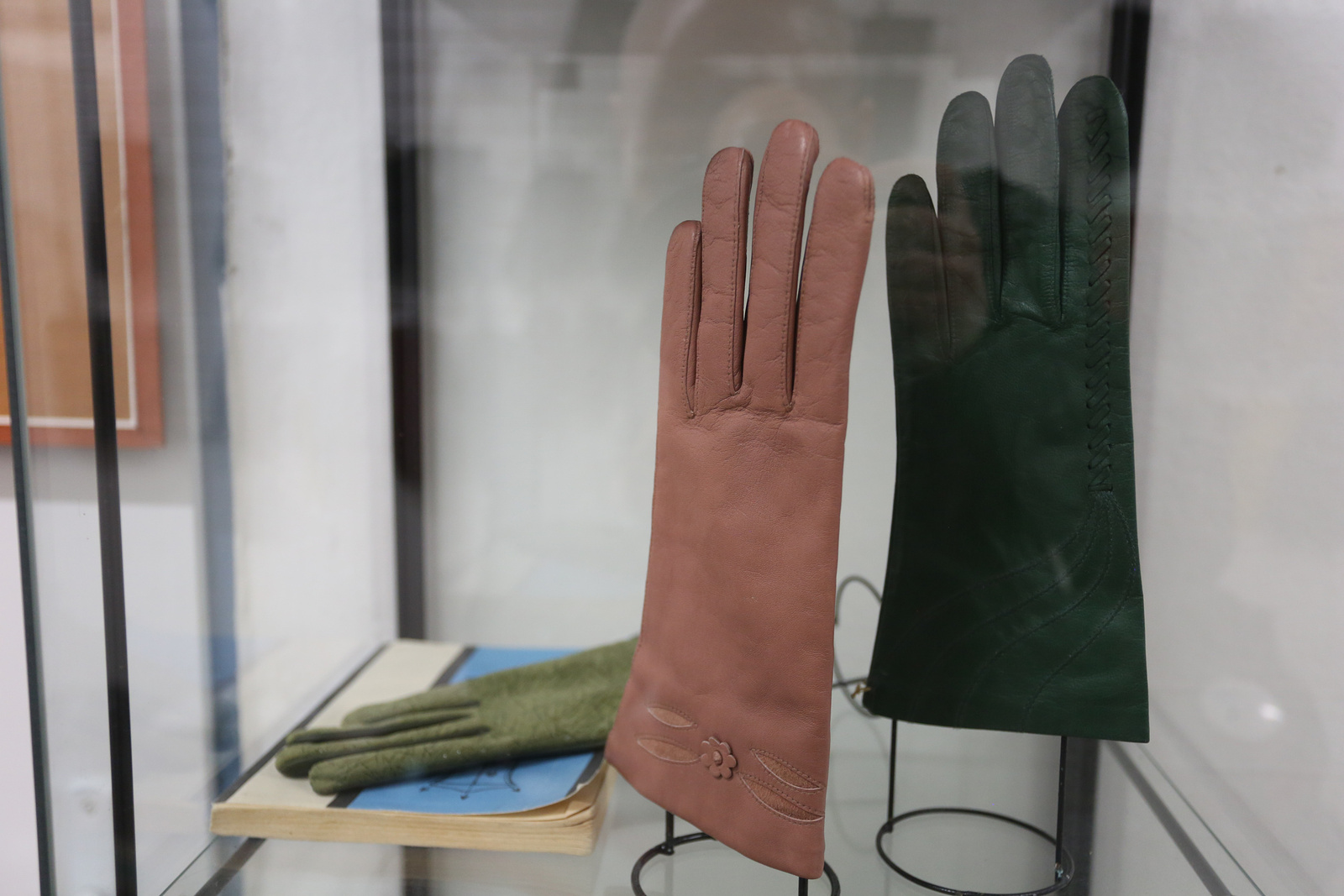 Dobříšská firma Bohemia Gloves bojuje o záchranu rukavičkářského řemesla -  Příbramský deník