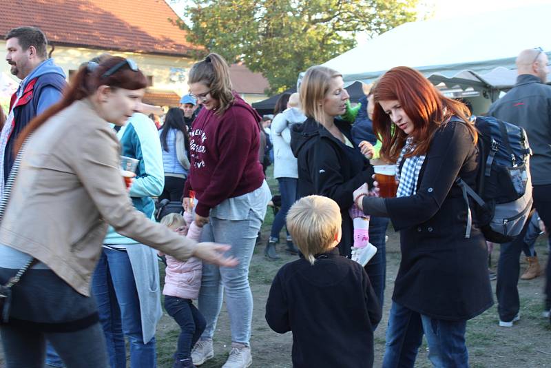 V sobotu 29. září se uskutečnil v podhradí zámku již sedmý ročník Mníšeckých pivních slavností.