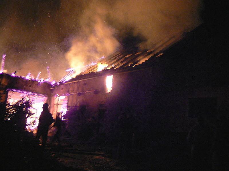 Požár truhlárny v Petrovicích 