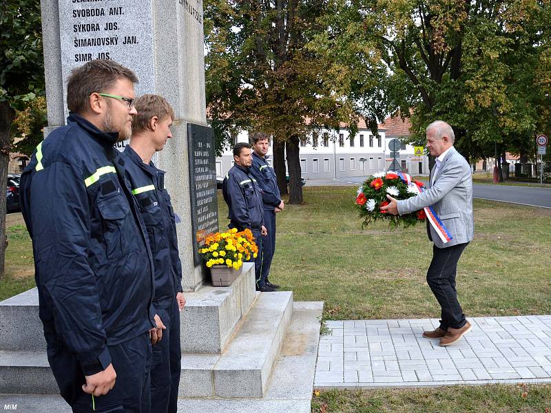 Je to již 700 let od založení obce Lochovice a zároveň si významné výročí připomínají i zdejší hasiči, kteří slavili 130. výročí.