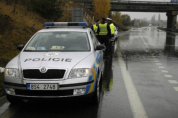 Pondělní policejní akce na R4