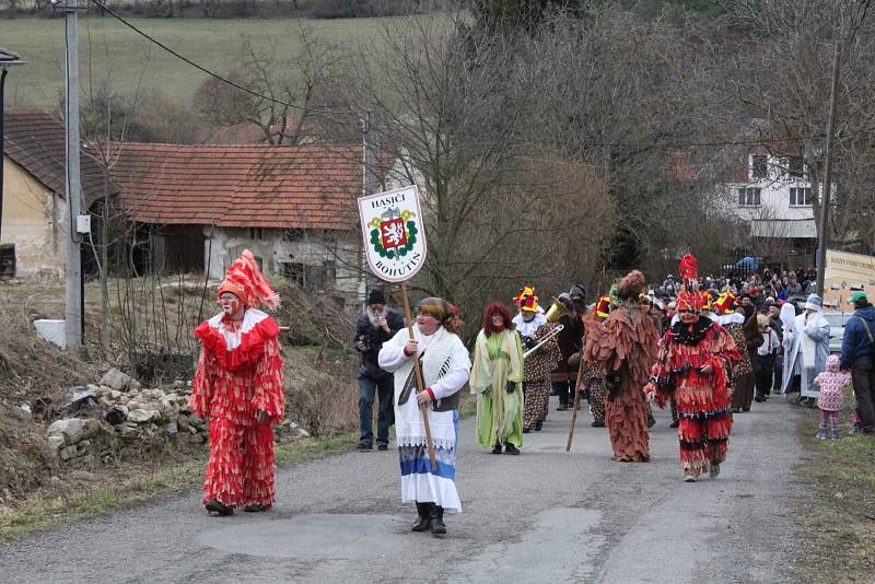 Odpolední masopustní vystoupení ve Vysokém Chlumci je vždy trochu ve stínu svého "bratrského" dopoledního vystoupení v Příbrami.