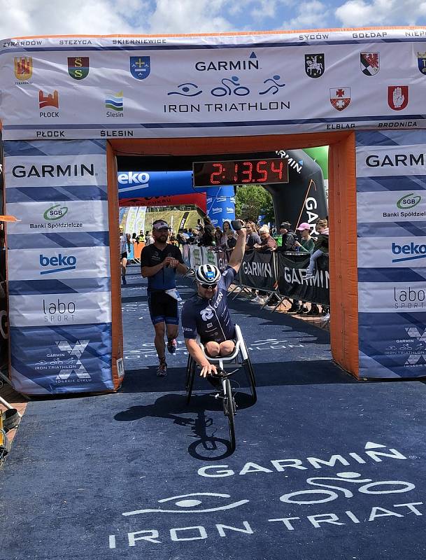 Jan Tománek během Garmin Iron Triathlon Ślesin v Polsku.