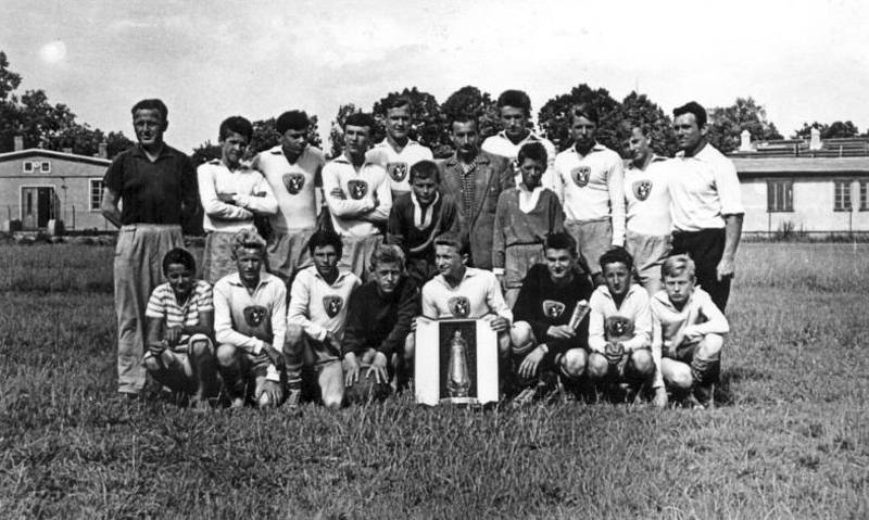 Úspěch mládežníků. Žáci RZ Dobříš v roce 1963 zvítězili na prestižním turnaji v Radotíně, kde startovala družstva z celých Čech – včetně prvoligových celků.