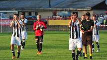 Stadion V Lipkách v Dobříši zažil ve středu v podvečer fotbalový svátek. K utkání 2. kola českého poháru MOL Cup sem přijel prvoligový tým Slovan Liberec.