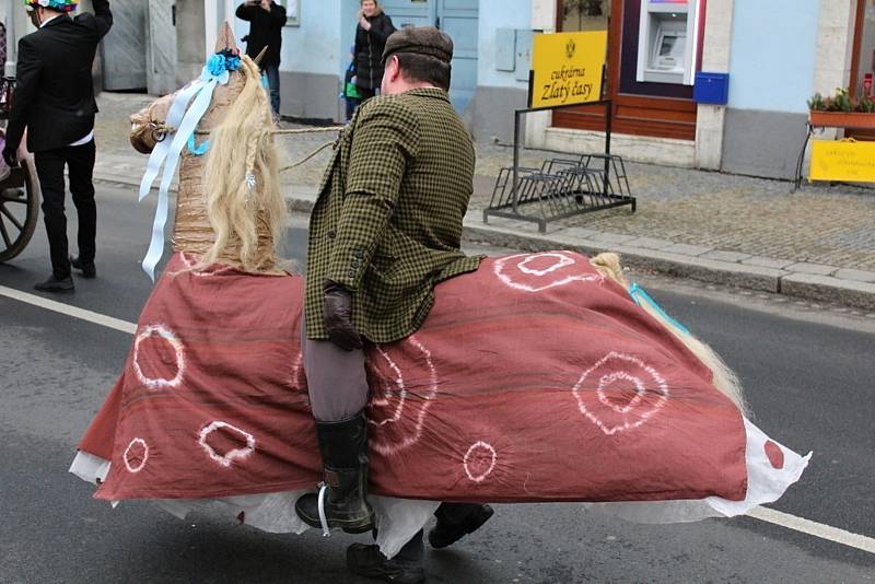 Sobotní masopustní průvod zahájil v Březnici čtyřicetidenní půst.