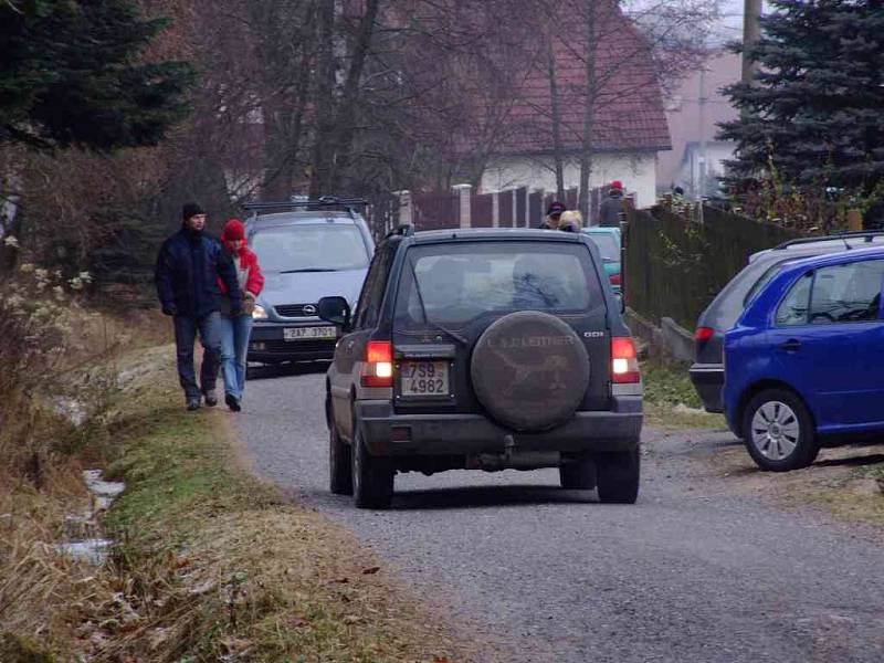 Když je Novoroční výstup na Třemšín, jsou Hutě plné aut. 