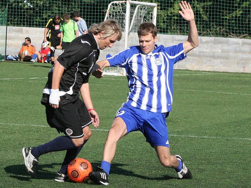 1. liga: Viva kamenictví - Halucinace (0:6).