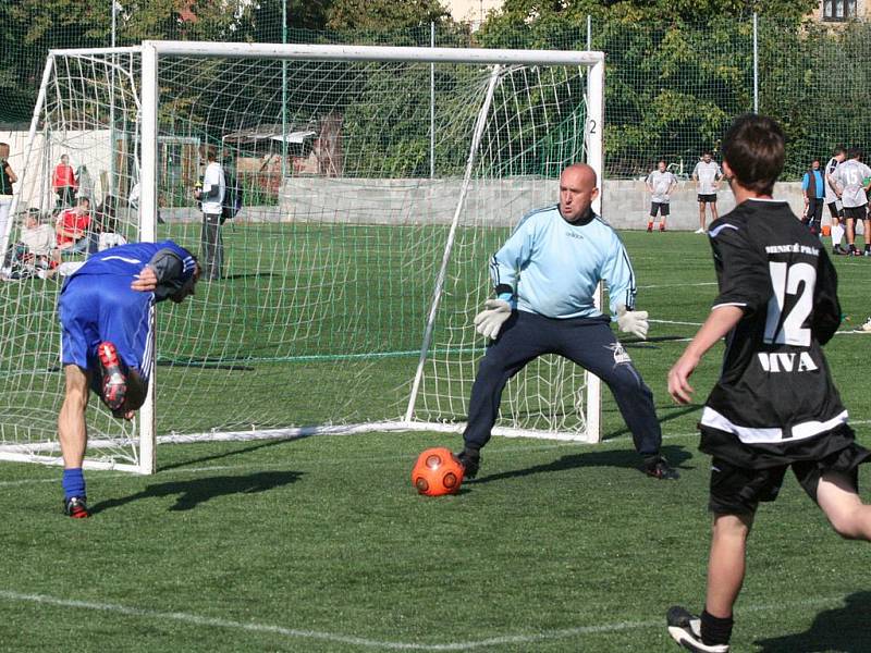 1. liga: Viva kamenictví - Halucinace (0:6).