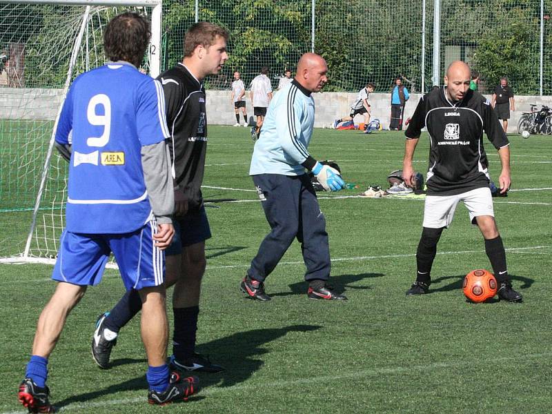 1. liga: Viva kamenictví - Halucinace (0:6).