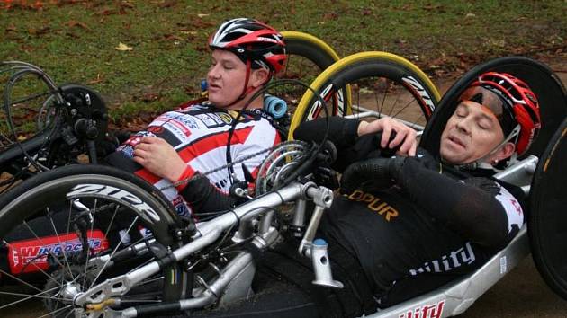 Handbiker Jan Tománek na drážďanském Halbmarathonu.