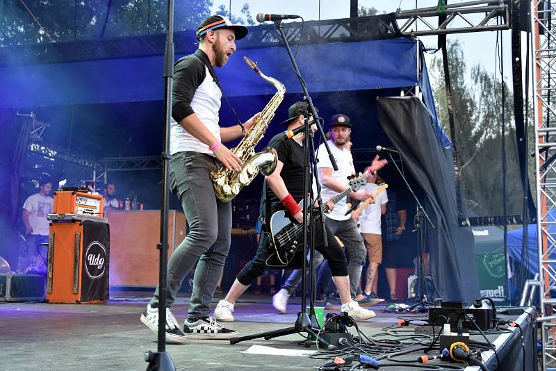 Letní festival v příjemném prostředí, přímo na pláži, byl v tropickém počasí volbou několika tisíců návštěvníků. Foto: Ondřej Navrátil