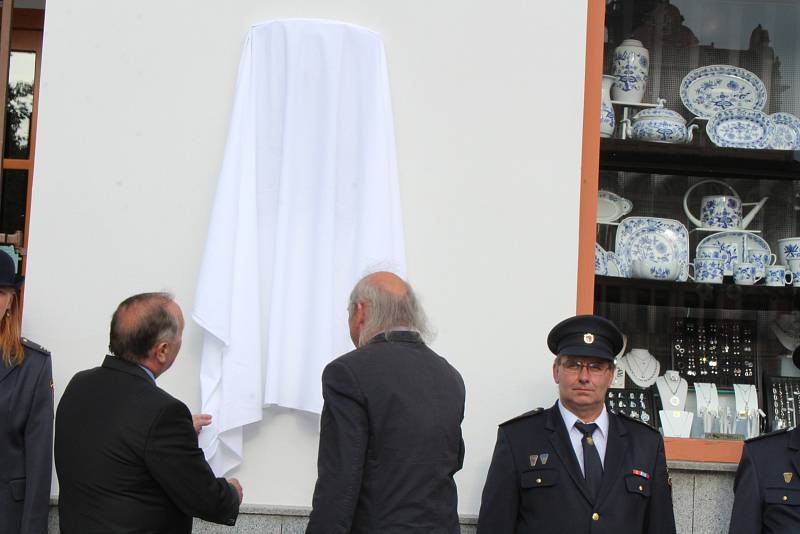 Odhalení pamětní desky prezidenta Tomáše Garrigua Masarykau příležitosti 100. výročí založení ČSR se odehrálo v pondělí 3. září v 17 hodin na budově Městského muzea Sedlčany.