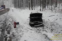 Nehoda na sněhu na Příbramsku. Ilustrační foto.