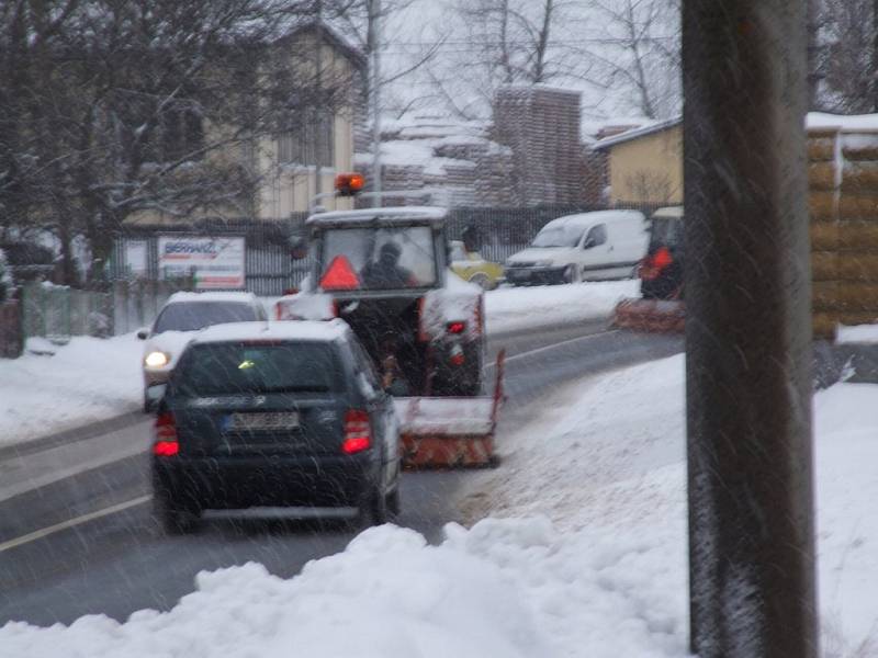 Příbramsko zasypal další sníh. Místy připadlo až 20 centimetrů nového sněhu. Na Rožmitálsku a v obcích pod brdskými hřebeny leží v průměru kolem 40 centimetrů sněhu. 