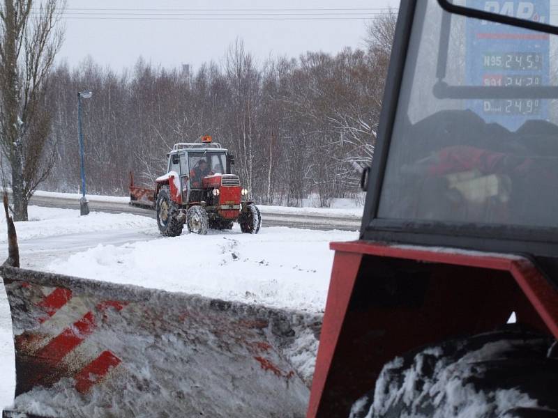 Příbramsko zasypal další sníh. Místy připadlo až 20 centimetrů nového sněhu. Na Rožmitálsku a v obcích pod brdskými hřebeny leží v průměru kolem 40 centimetrů sněhu. 